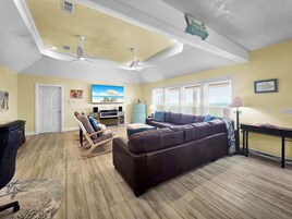 Casa, 3 quartos | Área de estar | Smart TV