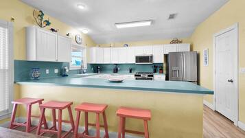Ferienhaus, 3 Schlafzimmer | Eigene Küche | Kühlschrank, Ofen, Wasserkocher mit Kaffee-/Teezubehör, Toaster