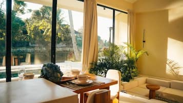 Vila superluxo, varanda, vista para o jardim | Opções para refeição
