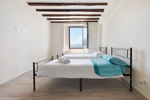 WiFi, bed sheets