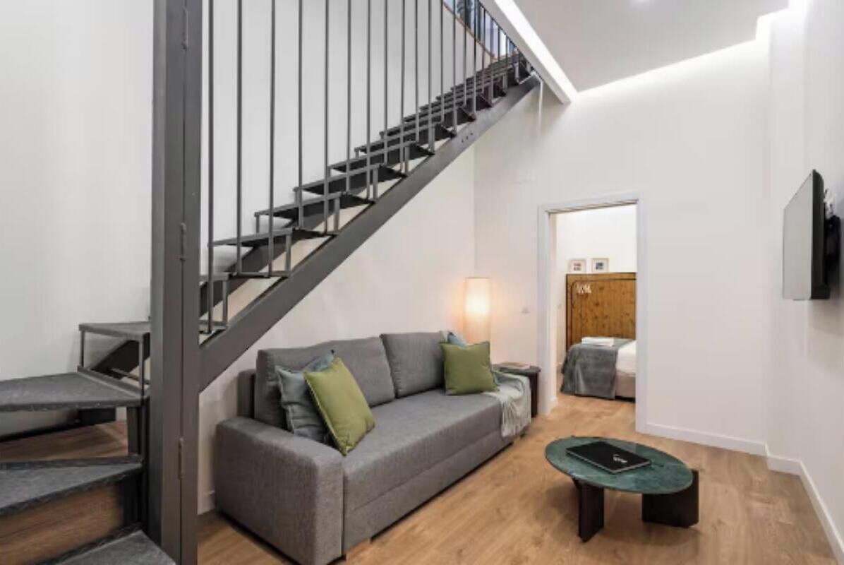 Spacious Apartment Near Atocha Station For Families, Groups & Business Travelers - Madrid