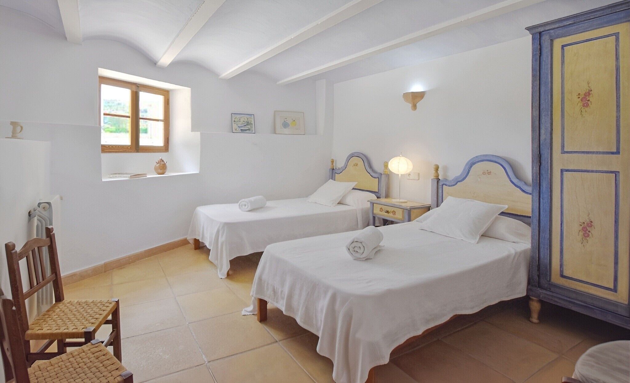 4 bedrooms, WiFi, bed sheets