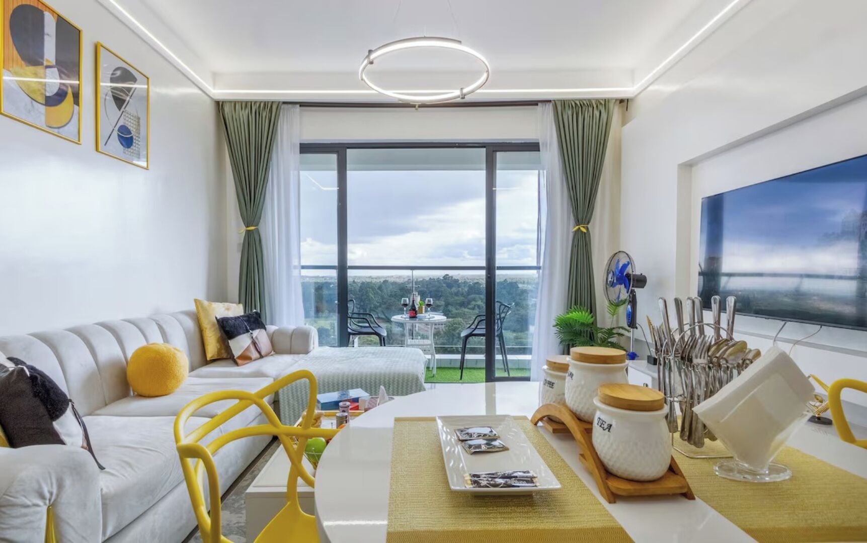 Deluxe Apartment | Living area