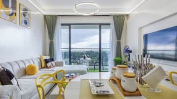 Deluxe Apartment | Living area