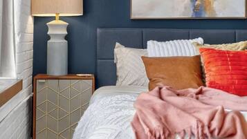 2 slaapkamers, een strijkplank/strijkijzer, reisbedje, gratis wifi