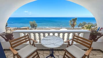 Sea View Dome with Balcony | In-room safe, soundproofing, iron/ironing board, free WiFi