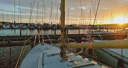 Classic sailing boat from 1979 - Overnight stay on board in Gothenburg