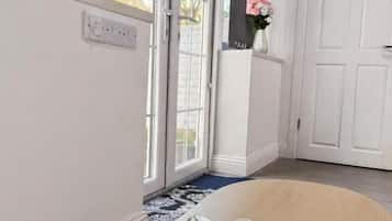 Apartment, Multiple Beds, Private Bathroom, Garden View | Interior
