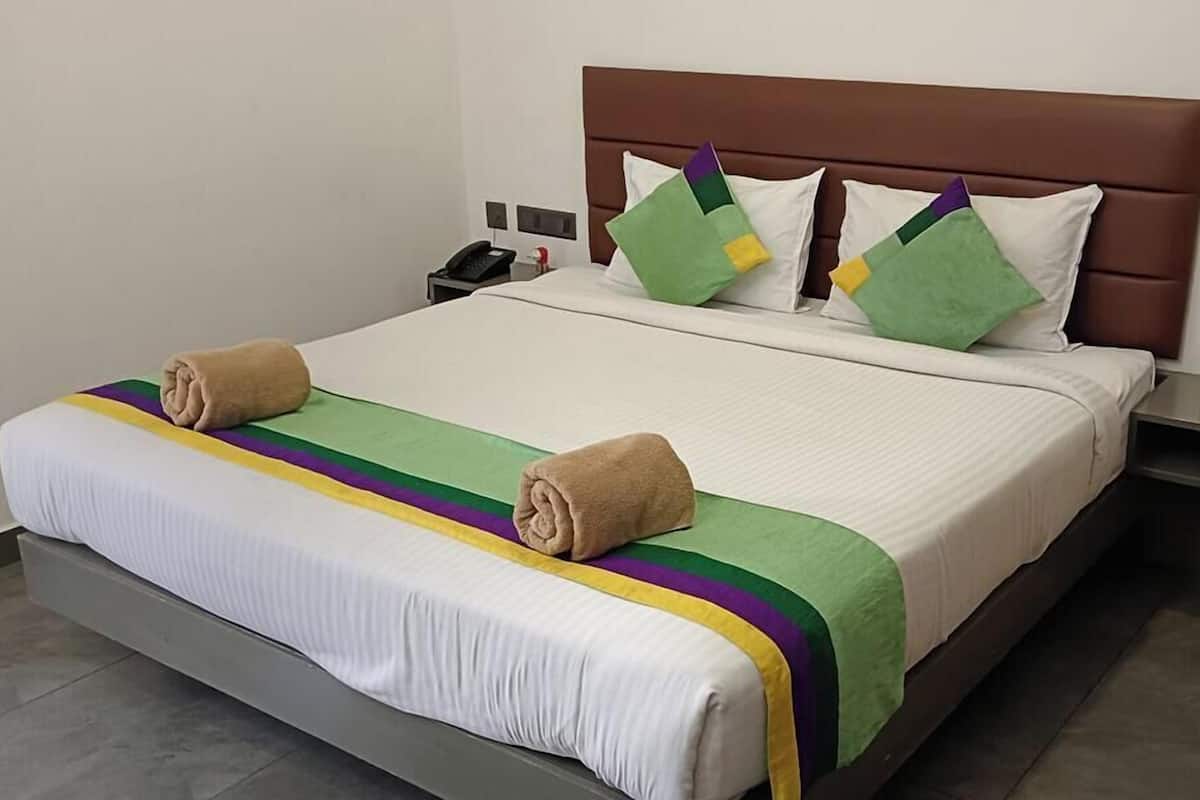 Standard Double Room | Desk, laptop workspace, free WiFi