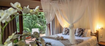 Lulu Safaris on Kruger in Phalabrowa offers family Villa, 2.5km from Kruger park