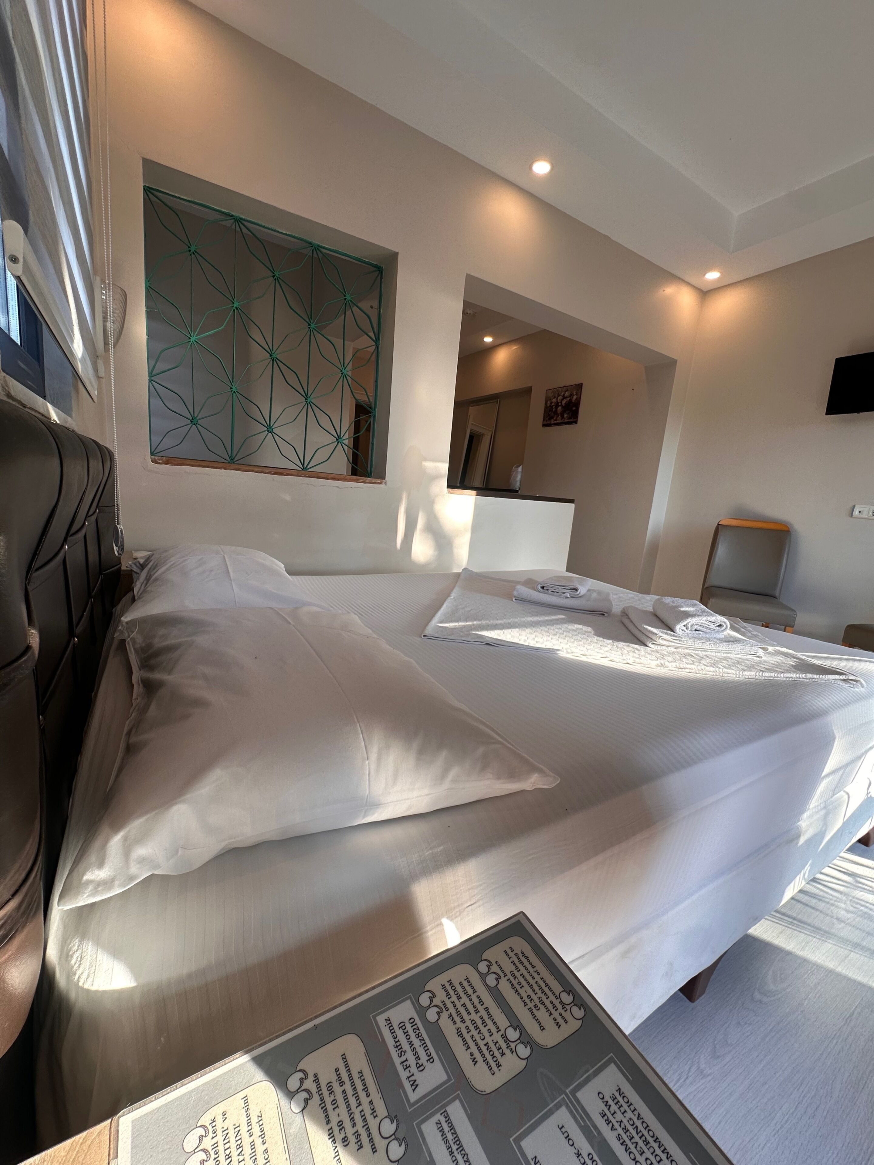 Quarto triplo, sacada, vista para o jardim | Wi-Fi de cortesia