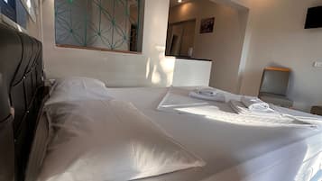 Dreibettzimmer, Balkon, Gartenblick | Kostenloses WLAN