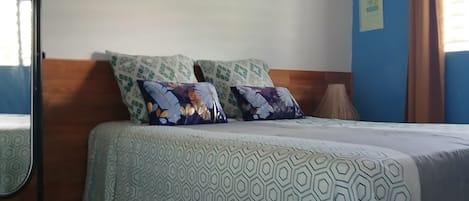 2 chambres, fer et planche Ă repasser, accĂšs Ă Internet, literie fournie