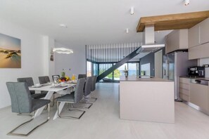 Dining - Villa Pax. (Sutivan)