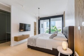 3 bedrooms, iron/ironing board, WiFi, bed sheets - Villa Pax. (Sutivan)