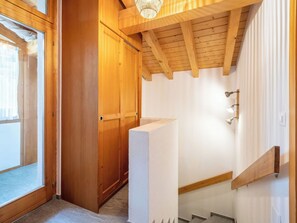Interior - Lovely apartment for 4 guests with WIFI, TV and balcony (Laax)