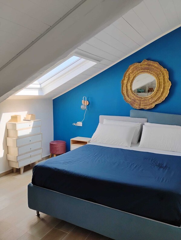 Deluxe Suite, City View | Blackout drapes, soundproofing, iron/ironing board, free WiFi - pepe attic room napoli (Napoli)