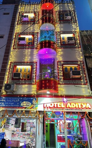 Exterior - Varanasi Hotel Aditya by Ramapura Luxa (Varanasi)