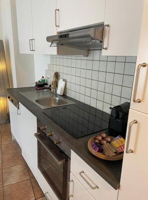 Private kitchen - Innside - Terrace and mountain view near the Inn promenade (Innsbruck)