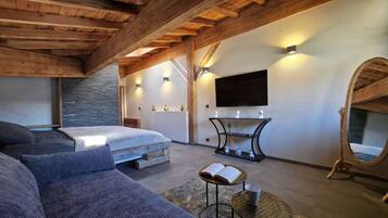 4 chambres, fer et planche à repasser, Wi-Fi, draps fournis