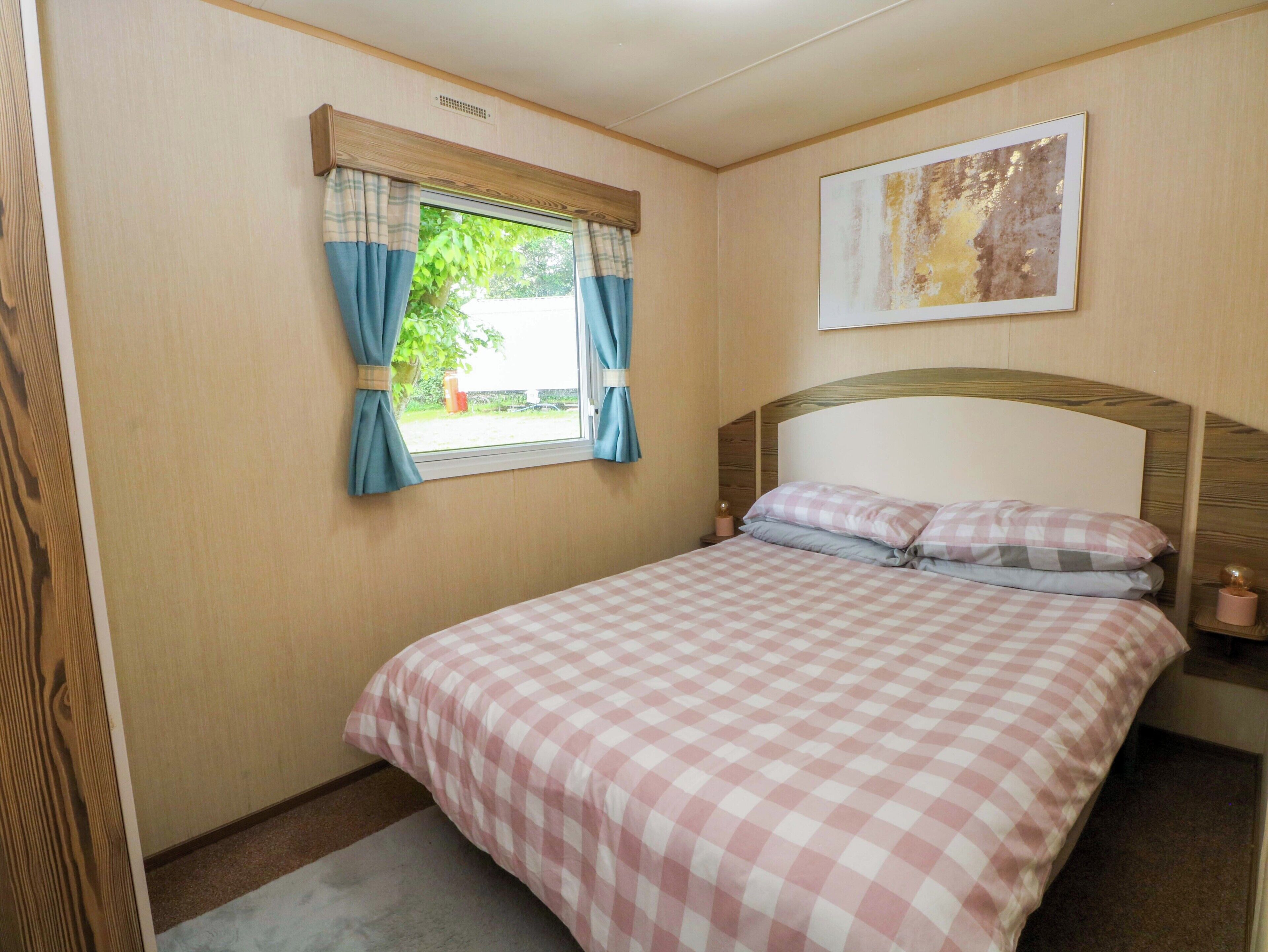 3 chambres, décor unique, ameublement unique