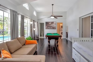 Spielezimmer