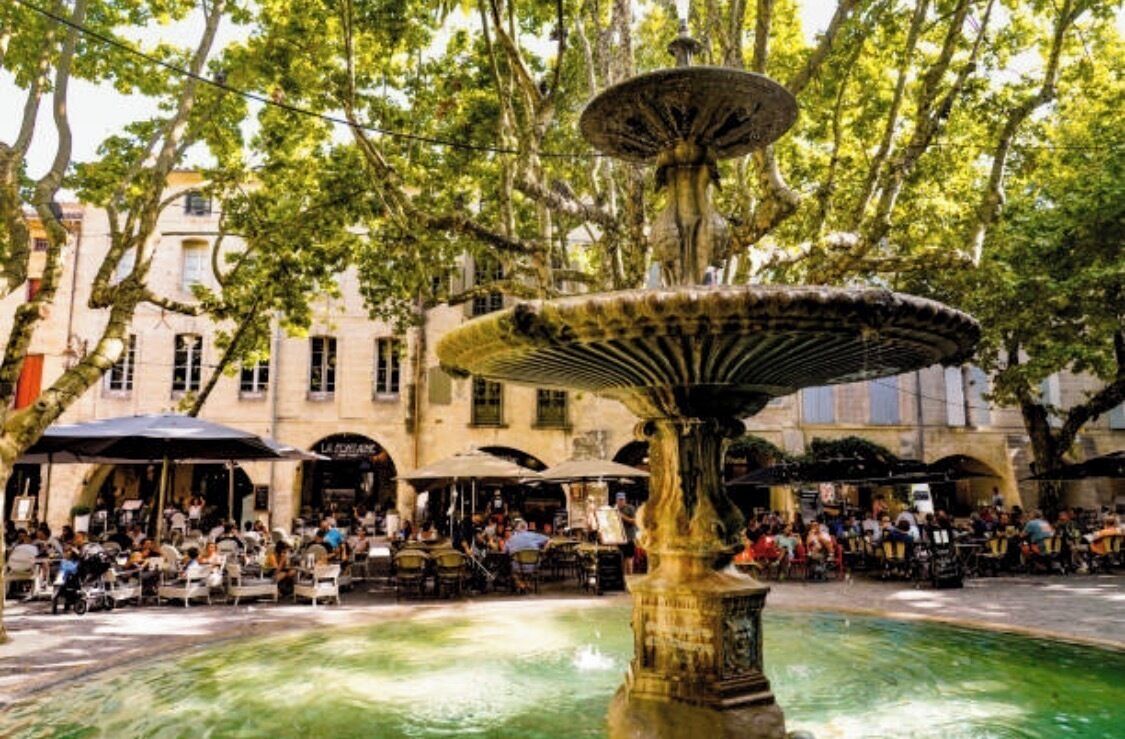 تناول الطعام بالخارج