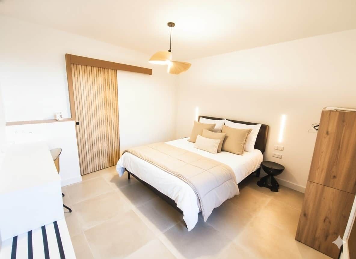 1 bedroom, desk, travel cot, free WiFi