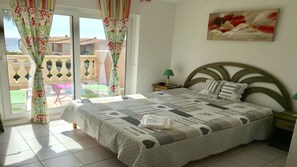 Room - Vrbo Property (Cavalaire-sur-Mer)