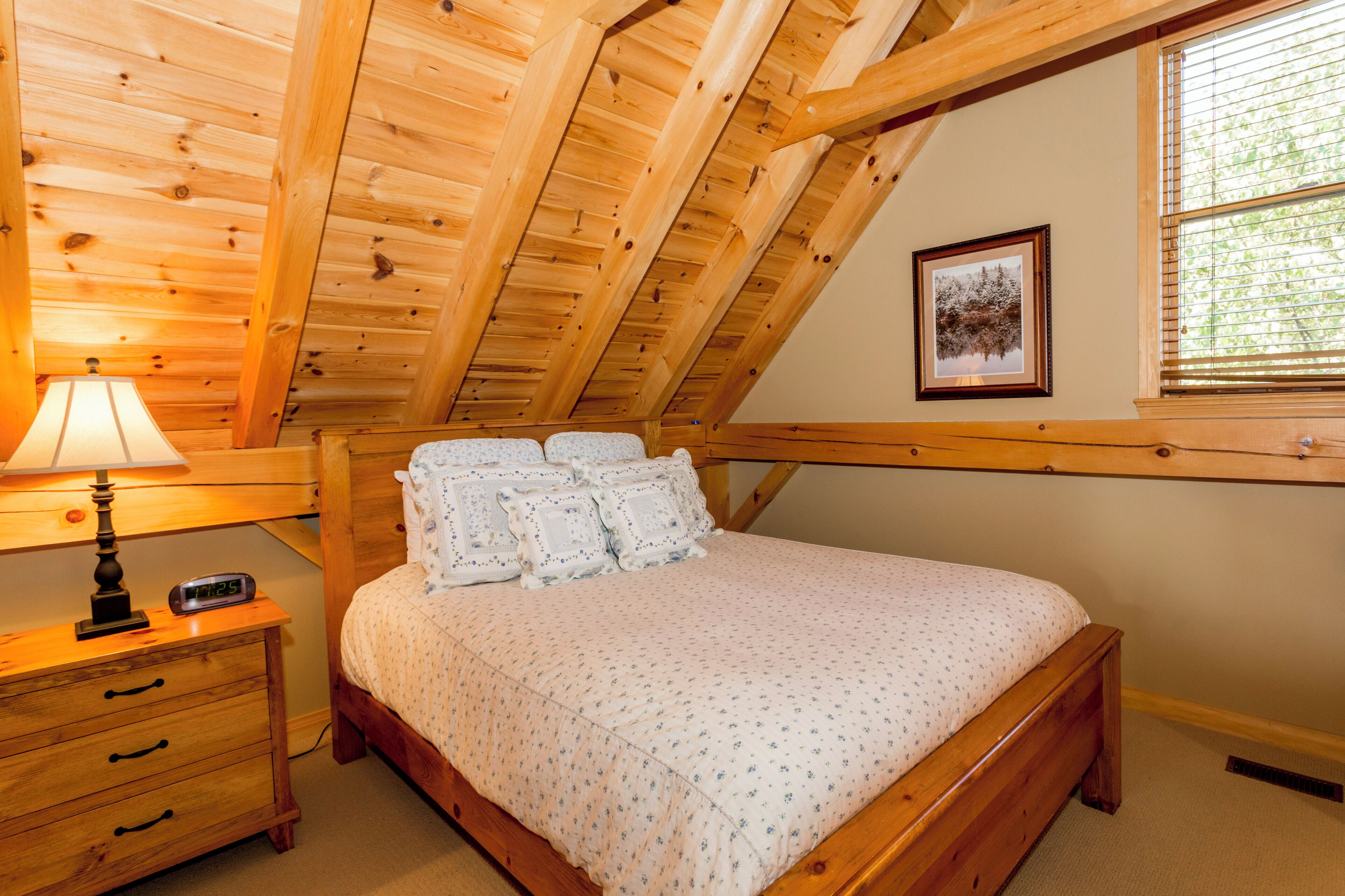 Cottage 26 | Pet-friendly Muskoka Cottage Near Beach & Golf Course Sleeps 6 - Huntsville