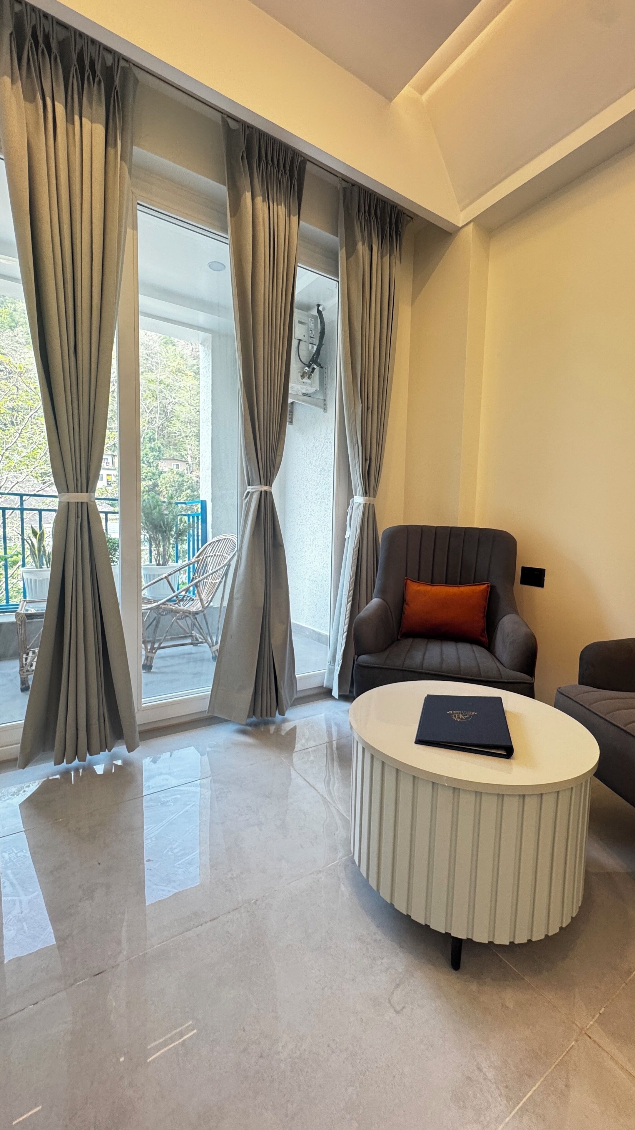 Superior Double Room, Hill View | Living area | Printers