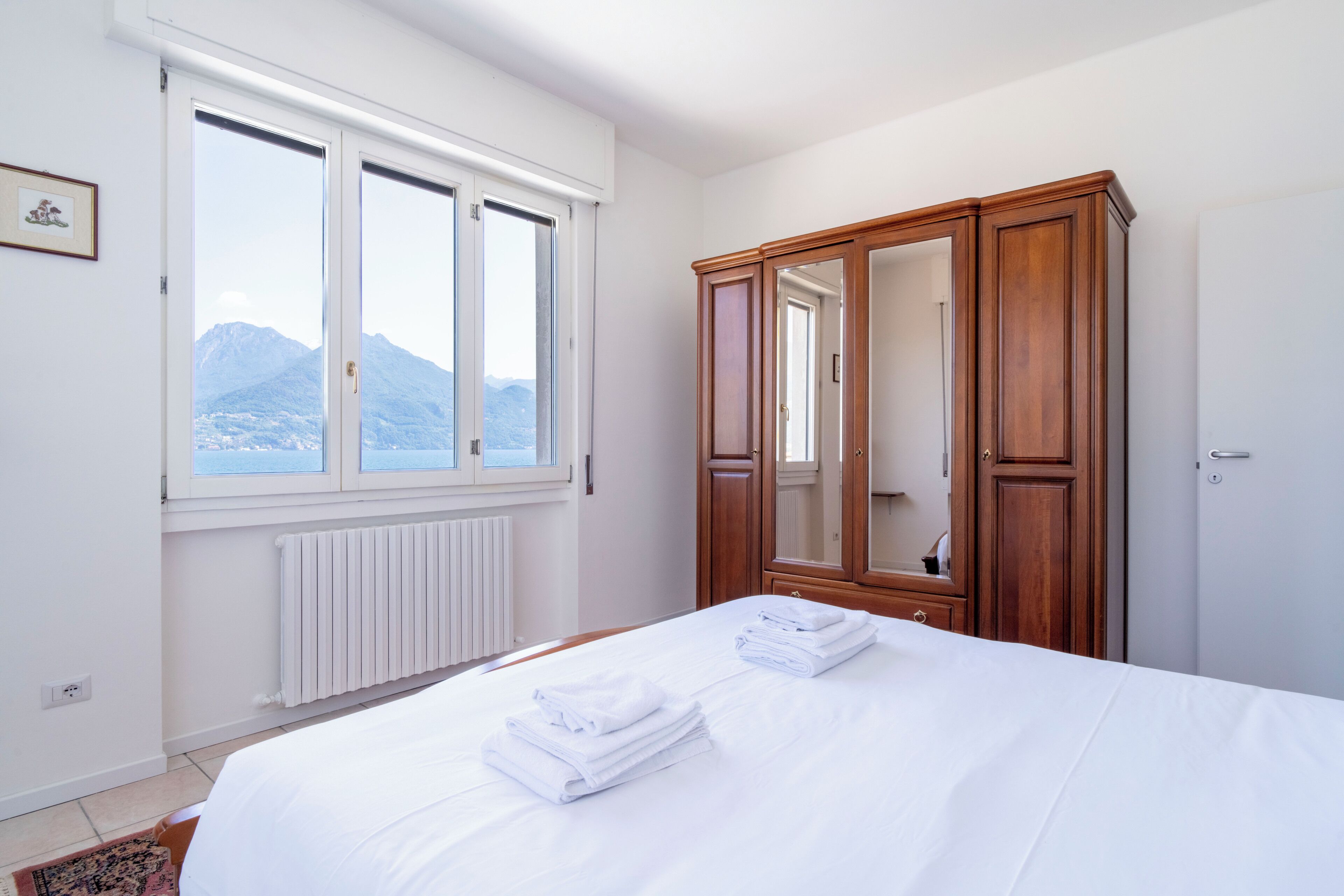Aurora House · Balcone Vista Lago Como · Parking - San Siro