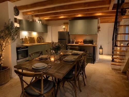 Charming barn sleeps 8, between Bassin d'Arcachon, lake and ocean.