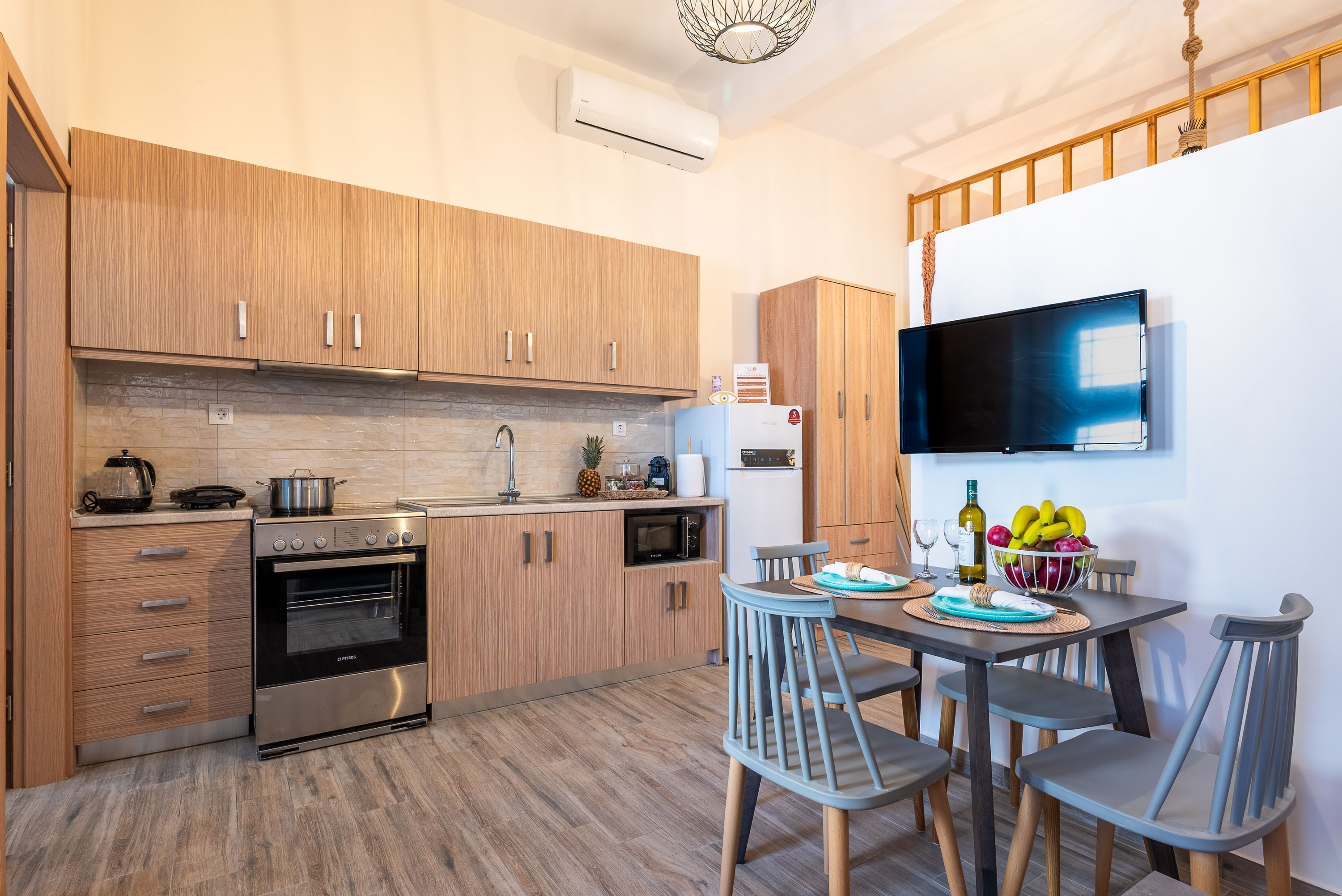 Microwave, oven, stovetop, coffee/tea maker