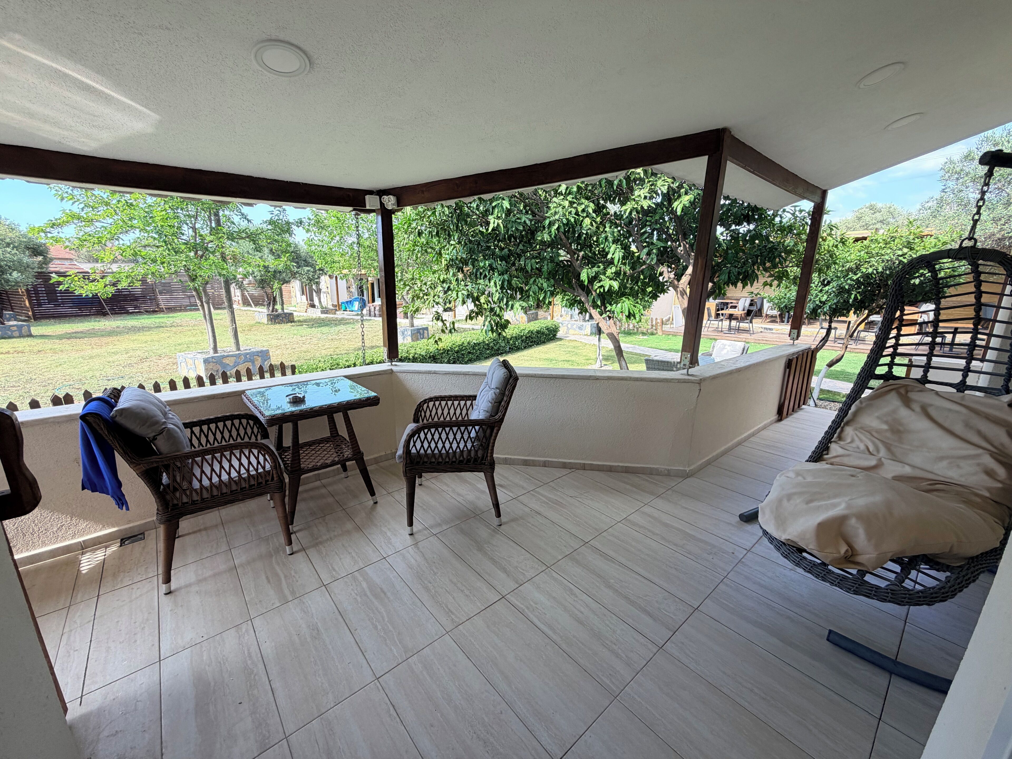 Deluxe Room, Garden View | Outdoor dining