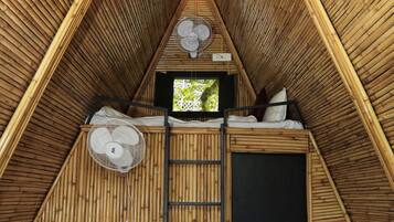 Desk, free WiFi