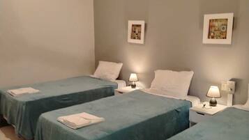 4 bedrooms, iron/ironing board, WiFi, bed sheets
