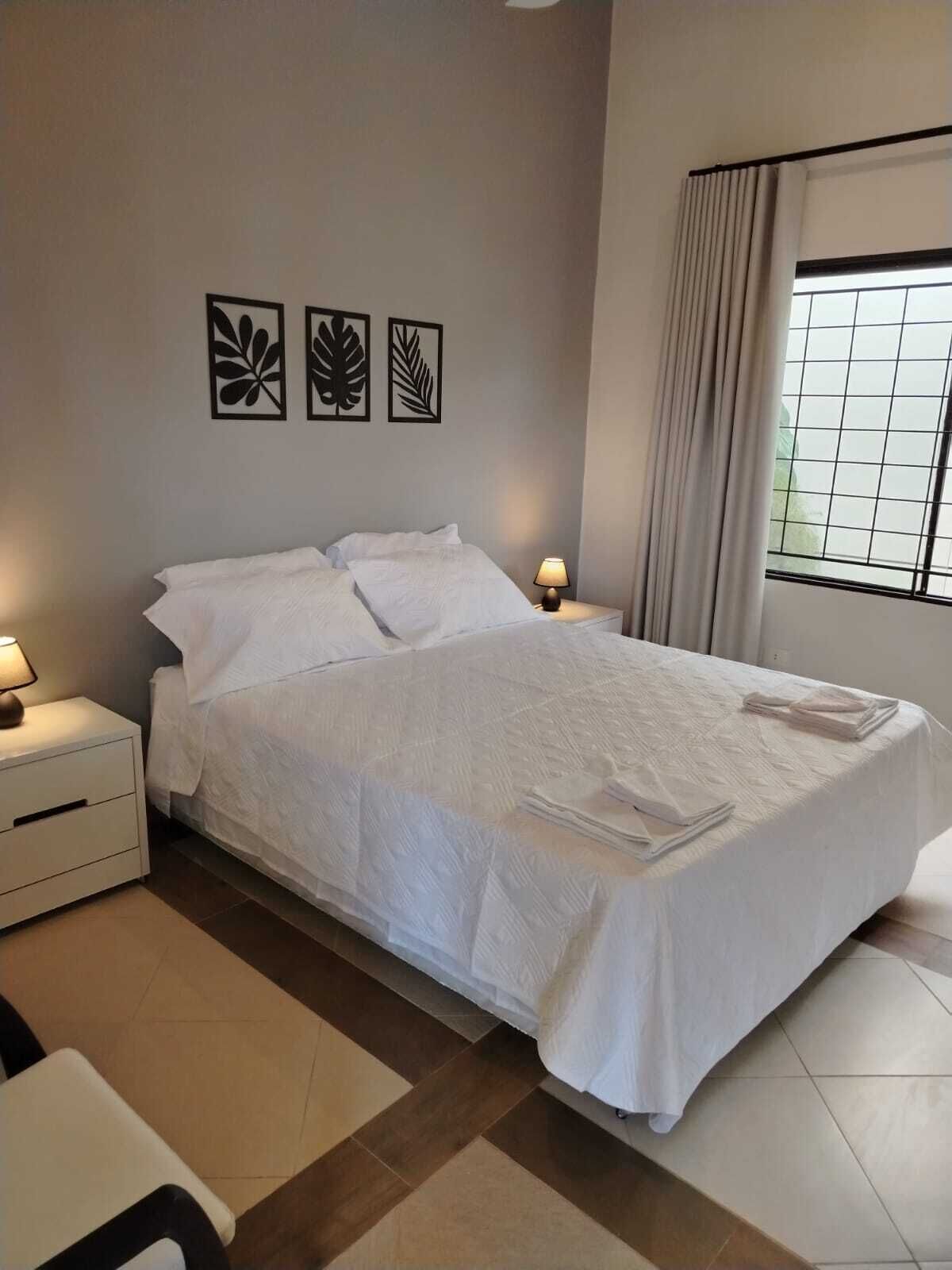 4 bedrooms, iron/ironing board, WiFi, bed sheets