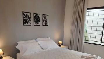 4 bedrooms, iron/ironing board, WiFi, bed sheets