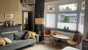 Unclassified image, 3 of 84, button - Attractive years-30s dream house Center Maastricht / district St.. Pieter (Maastricht)