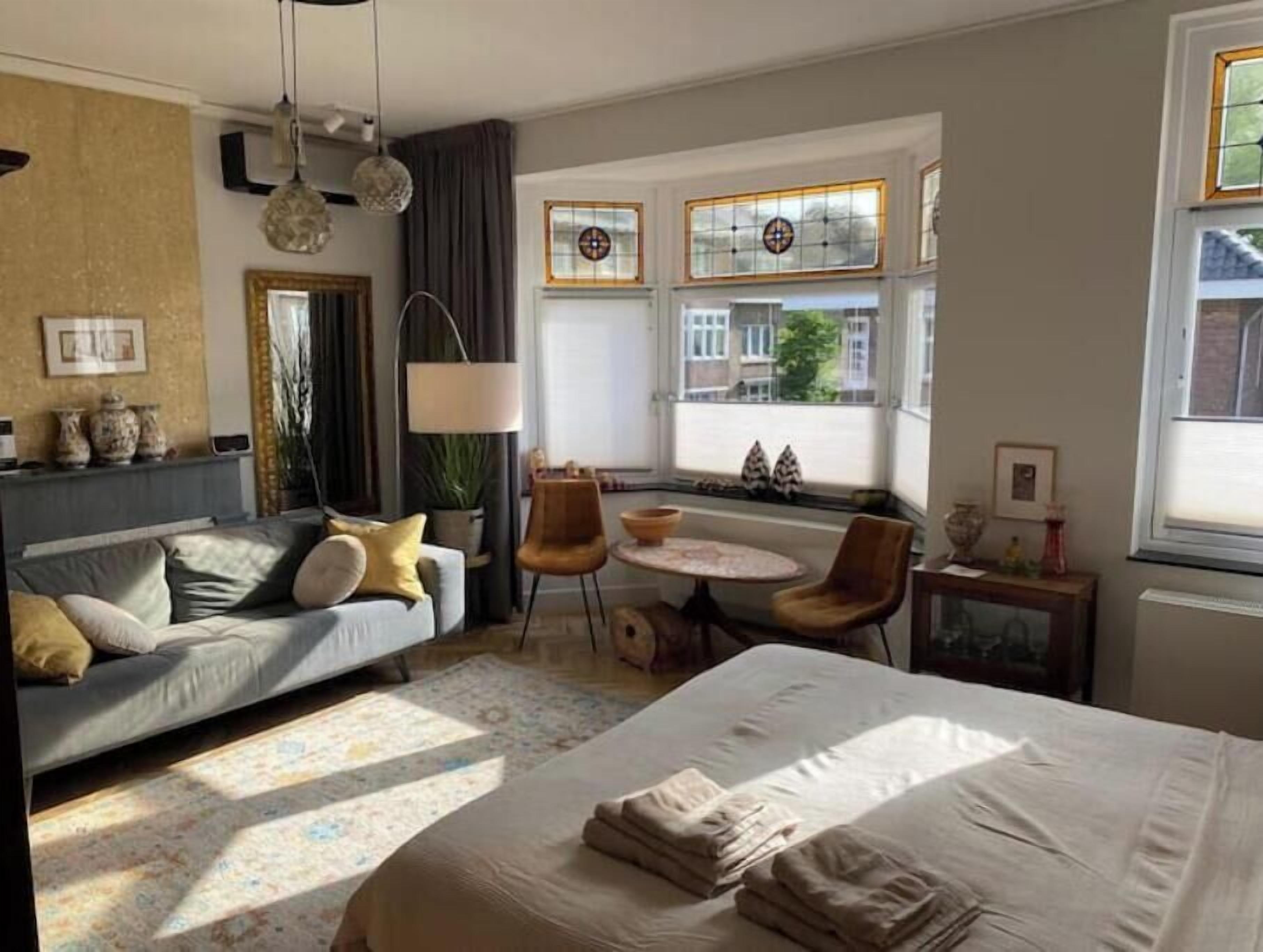 2 slaapkamers, een strijkplank/strijkijzer, wifi, beddengoed