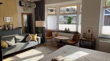 2 slaapkamers, een strijkplank/strijkijzer, wifi, beddengoed