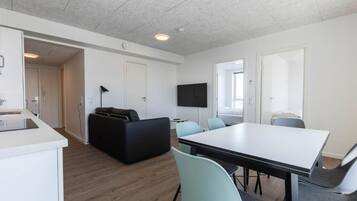 Apartamento Deluxe, vistas a la ciudad | Restauración