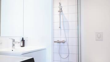 Superior Apartment | Bathroom | Shower, hair dryer, towels, soap