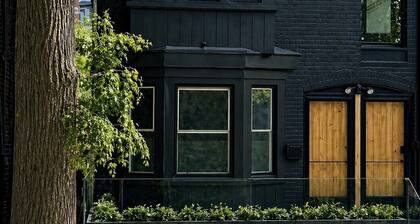 Luxury Home 3bed2bath | Yorkville Parking | Sauna| Gym