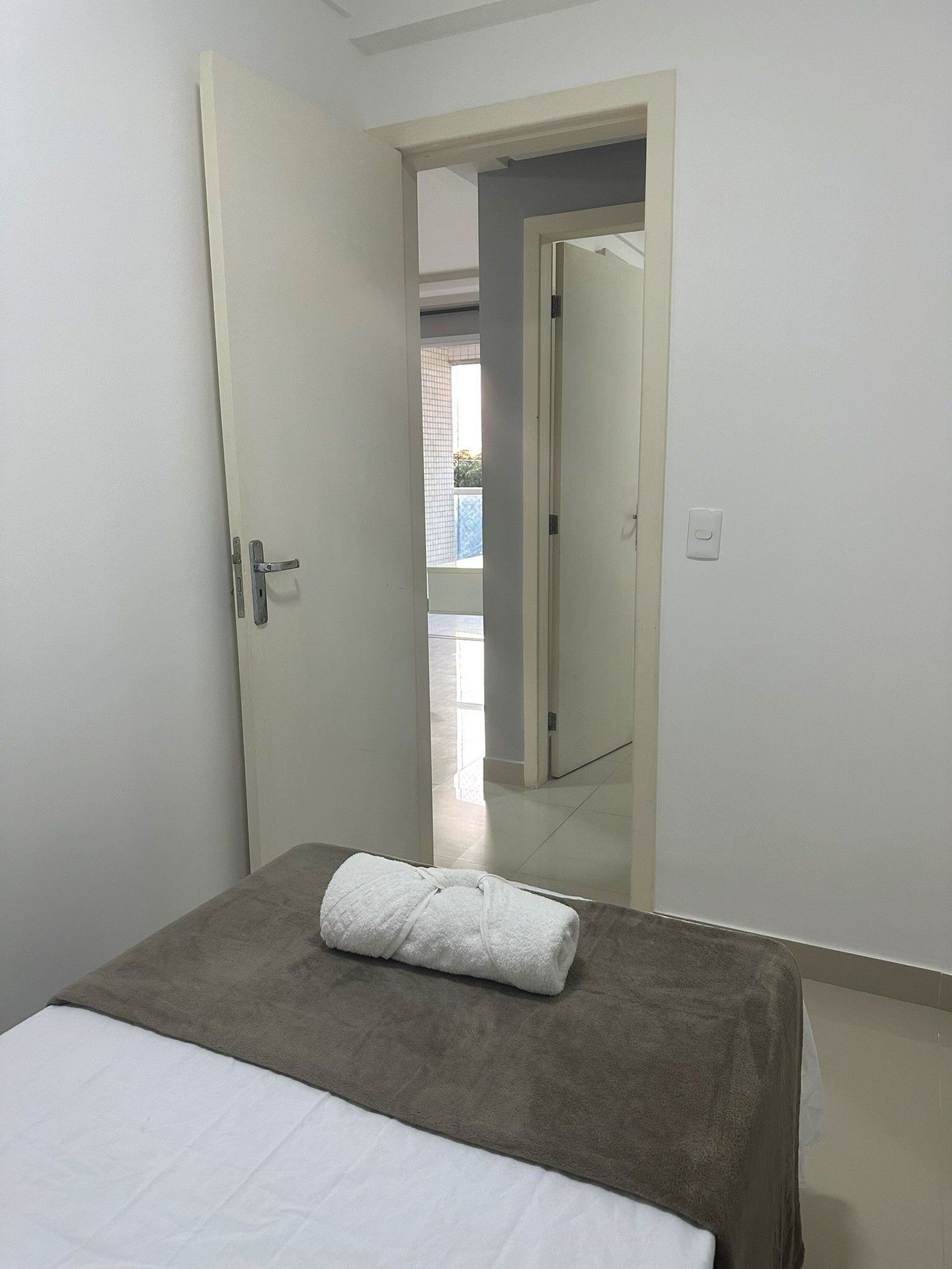 3 slaapkamers, een strijkplank/strijkijzer, internet, beddengoed