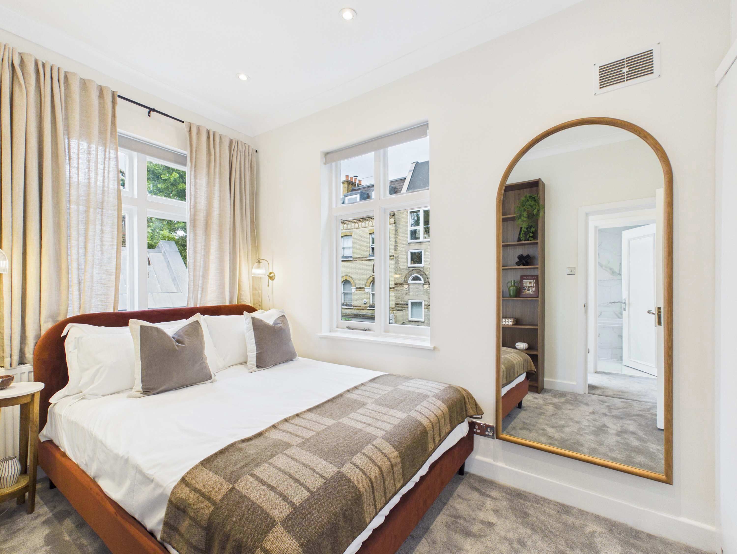 3 bedrooms, iron/ironing board, travel crib, WiFi