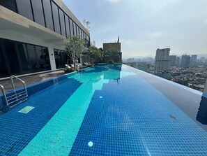 Pool - Cozy Cityscape Stay in KLCC, Quill Mall | 1-5 pax (Kuala Lumpur)