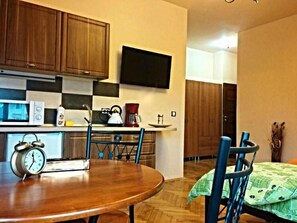 Studio, City View | Dapur peribadi