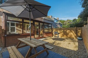 Outdoor dining - Walk To The Beach With Your Dogs (Brancaster)